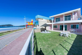 119M - Casa Frente para o Mar com 5 quartos para até 15 pessoas em Bombinhas - SC